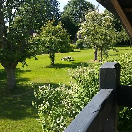 Au Detour D'un Chemin Bed & Breakfast *